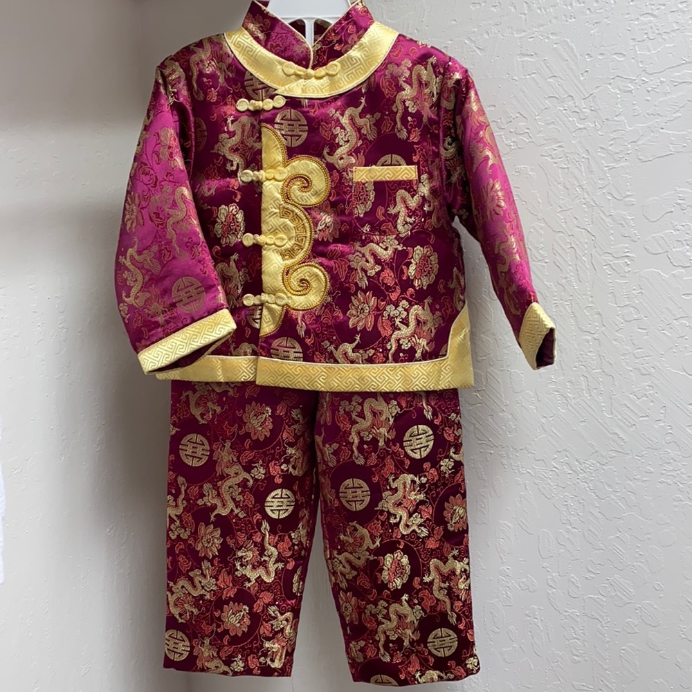 Beautiful 2 Piece Outfit From China SIZE 3/4